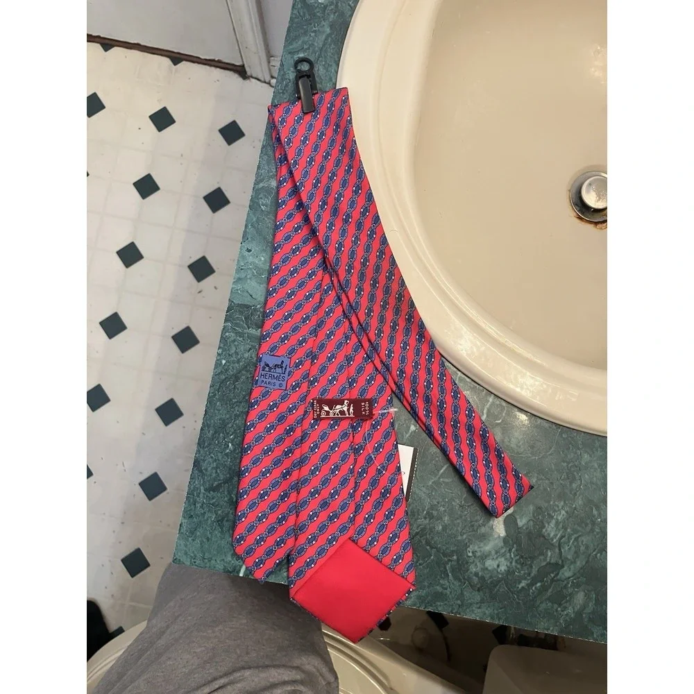 Hermès Men's Tie Red Blue Silver Interlocking Belts Pattern 100% Silk 7021 TA